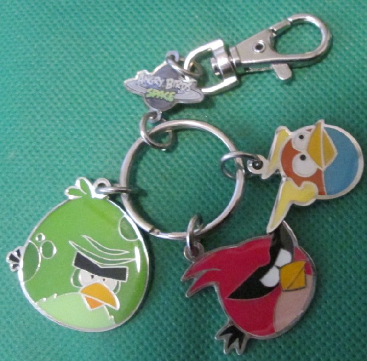 ANGRY BIRDS SPACE metal charms keyring key chain clip-on 3.25"