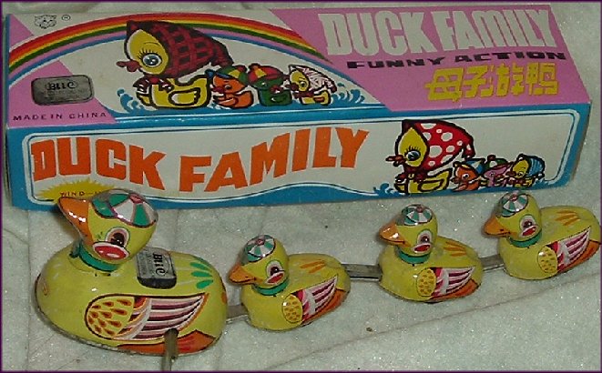 TIN WIND UP Walking DUCK Family 11 in BLIC Reproduction TIN WIND UP Walking DUCK Family 11 in BLIC Reproduction